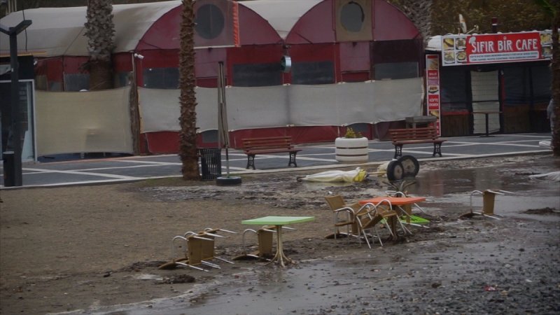 Ülkenin kıyı kesimlerinden lodos manzaraları