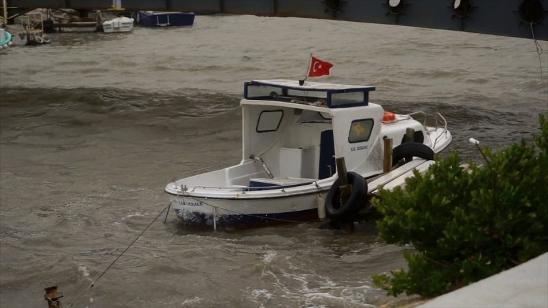 Ülkenin kıyı kesimlerinden lodos manzaraları