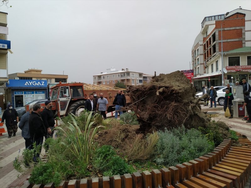 Ülkenin kıyı kesimlerinden lodos manzaraları
