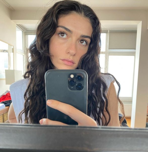 Yeni neslin yetenekli oyuncusu: Hazar Ergüçlü