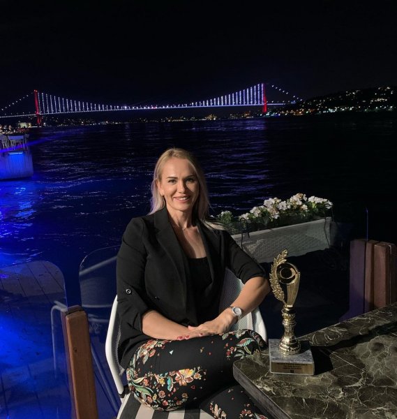 Nagihan Karadere'nin Instagram kareleri