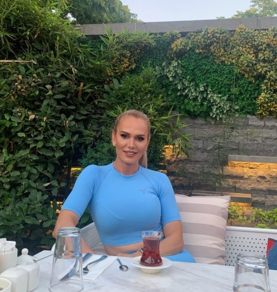 Nagihan Karadere'nin Instagram kareleri