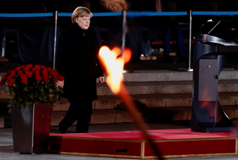 Almanya Başbakanı Merkel için askeri veda töreni