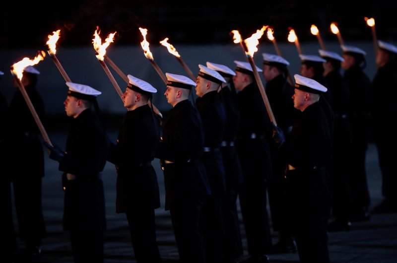 Almanya Başbakanı Merkel için askeri veda töreni