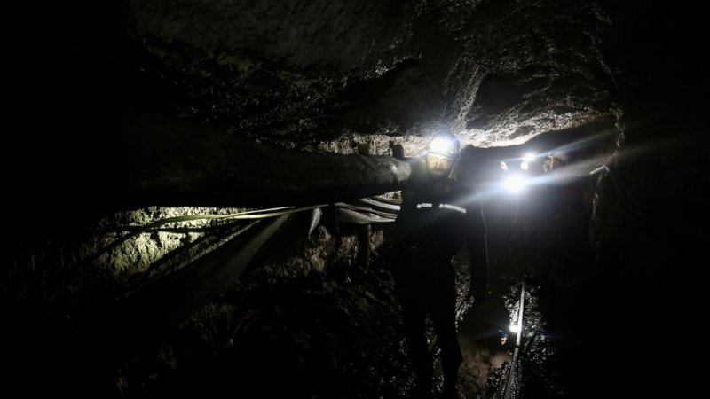 Zonguldak'ta yerin altında kömür çıkaran madencilerin bir günü