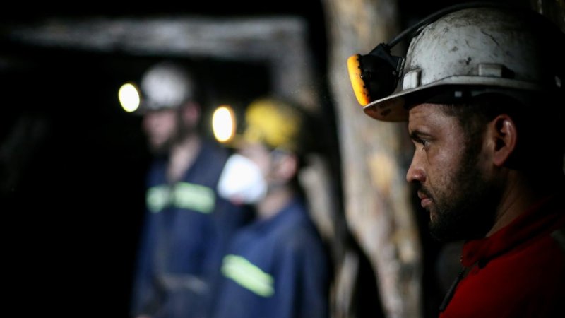 Zonguldak'ta yerin altında kömür çıkaran madencilerin bir günü