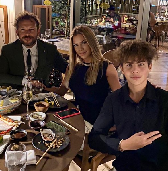 İvana Sert Sezer Dermenci ile doludizgin ilişkisine devam ediyor