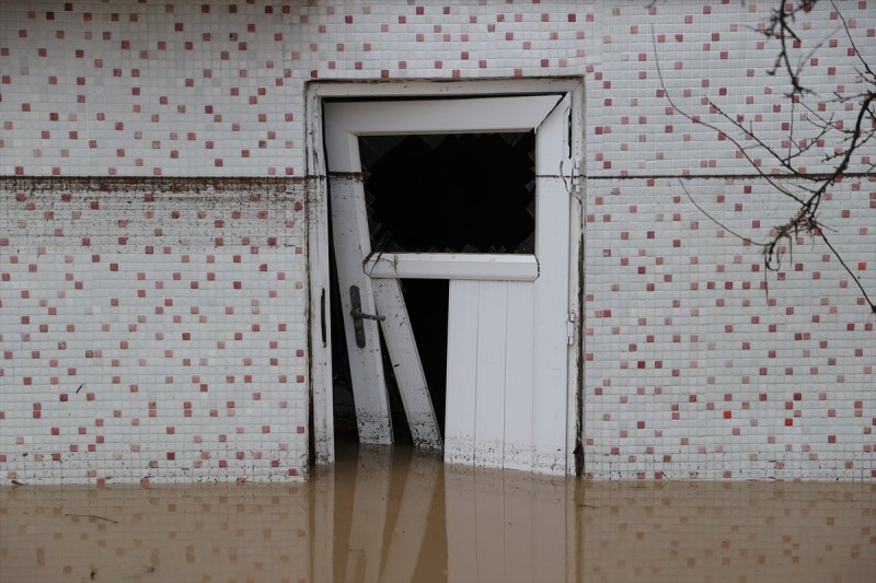 Edirne'yi vuran sel hayatı olumsuz etkiledi