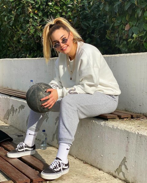 Survivor yarışmacısı Aycan Yanaç'ın beğenilen paylaşımları