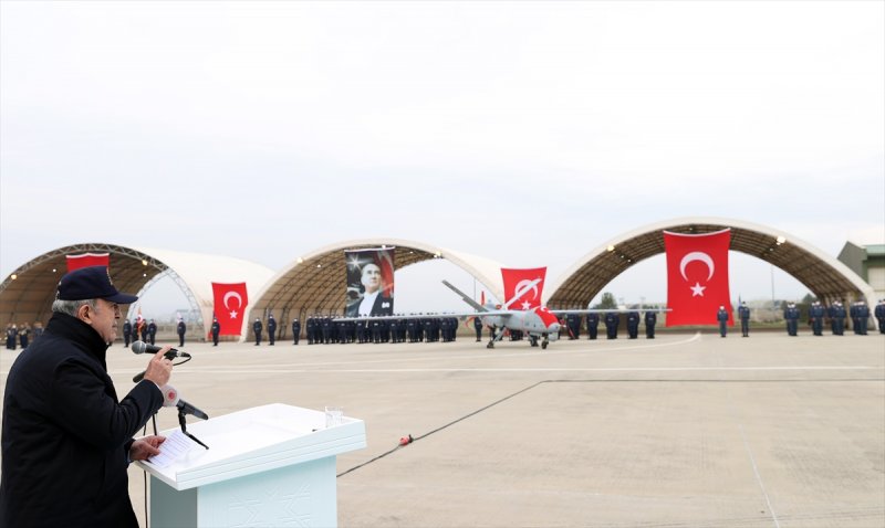 Bakan Hulusi Akar'dan 14. İnsansız Uçak Sistemleri Üs Komutanlığı'na ziyaret
