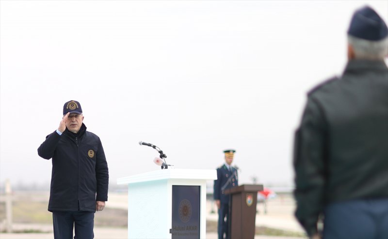 Bakan Hulusi Akar'dan 14. İnsansız Uçak Sistemleri Üs Komutanlığı'na ziyaret