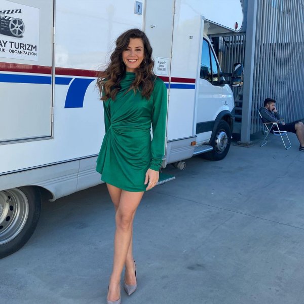 Yaprak Dökümü'nün Necla ve Leyla'sı değişim rüzgarına kapıldı