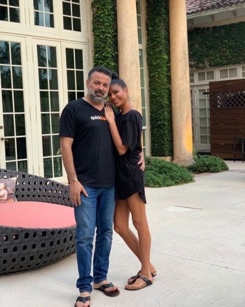 Sosyetik güzel Süreyya Yalçın 37 yaşına girdi 