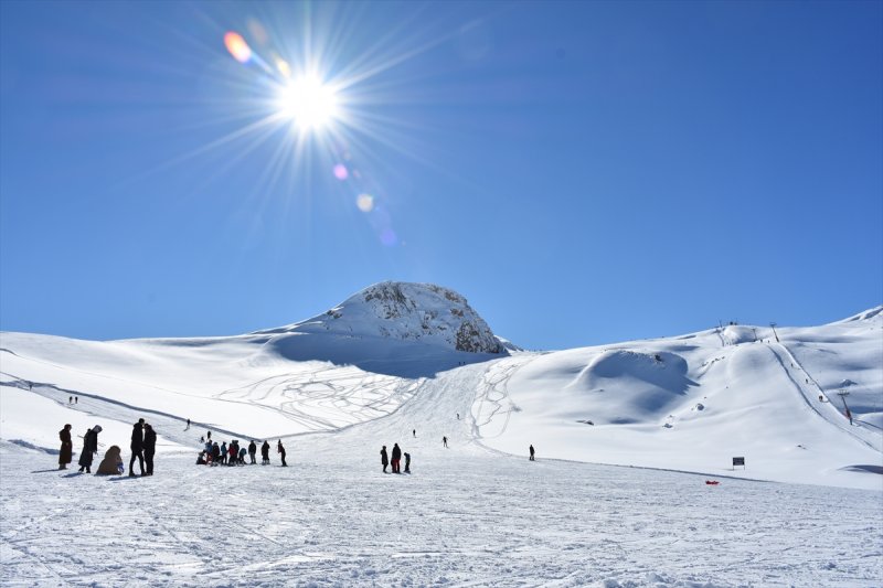 Hakkari'de kayak sezonu başladı