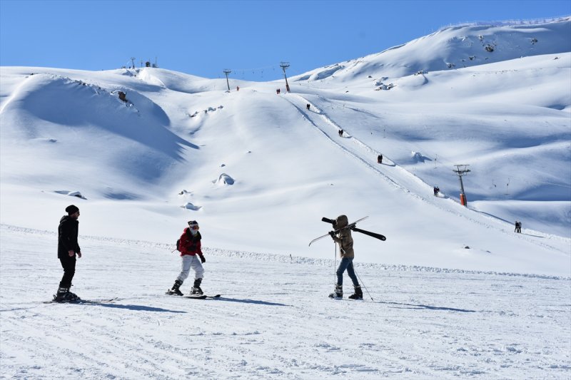 Hakkari'de kayak sezonu başladı