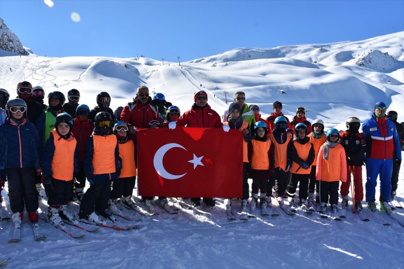 Hakkari'de kayak sezonu başladı