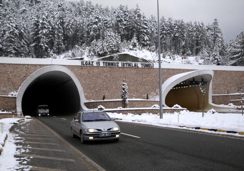 Ekonomiye katkı sağlayan Ilgaz Tüneli'nden kareler