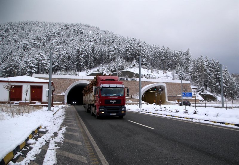 Ekonomiye katkı sağlayan Ilgaz Tüneli'nden kareler