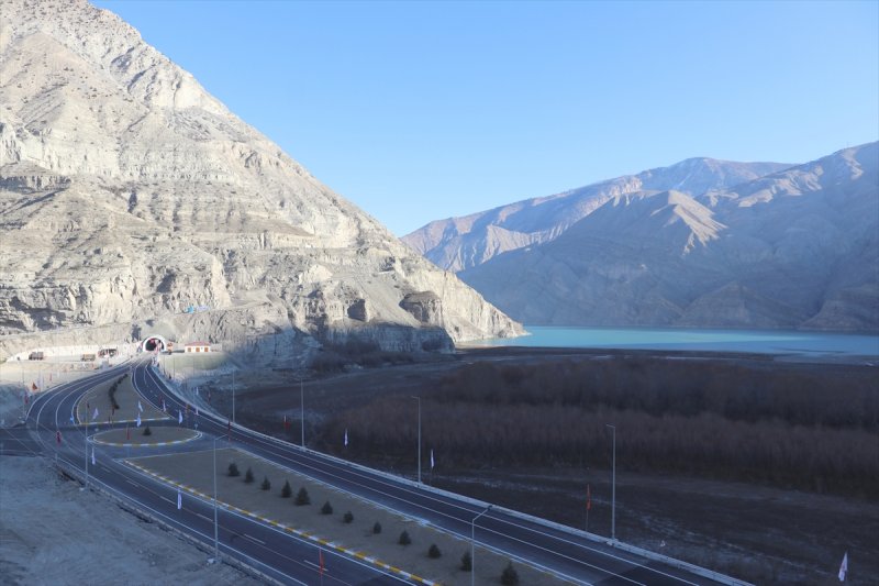 Bugün açılışı yapılan Pirinkayalar Tüneli'nden fotoğraflar