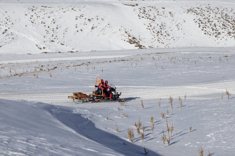 Mehmetçik Palandöken Dağı'nda çığ tatbikatı gerçekleştirdi