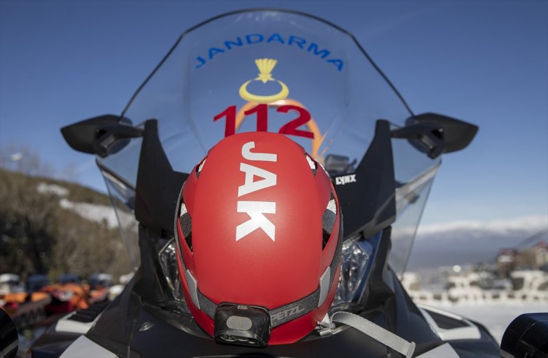 Mehmetçik Palandöken Dağı'nda çığ tatbikatı gerçekleştirdi