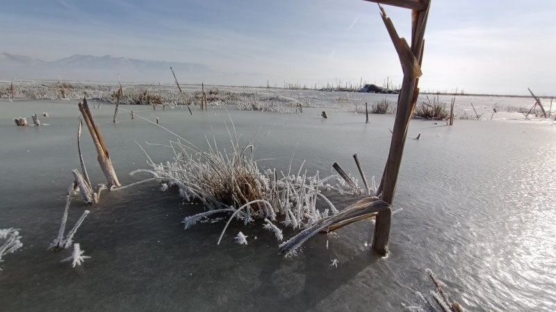 Erzurum'da nehirler buz kesti
