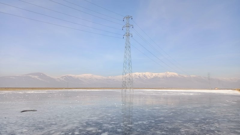 Erzurum'da nehirler buz kesti
