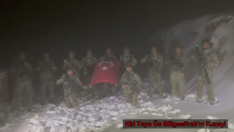 Mehmetçik'ten 2022 mesajı: Mutlu yıllar Türkiyem