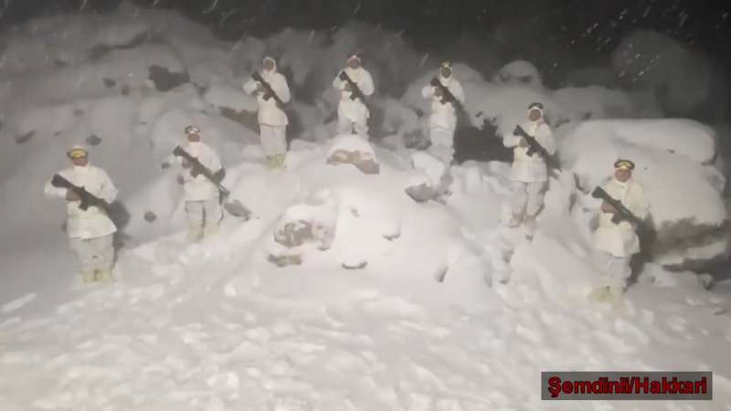 Mehmetçik'ten 2022 mesajı: Mutlu yıllar Türkiyem