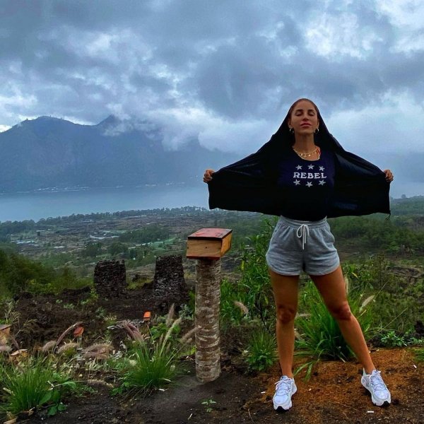 Bali'ye yerleşen Irmak Ünal'ın yeni hayatından paylaşımlar