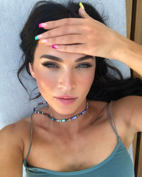 Aşk sarhoşu Megan Fox'un çok beğenilen fotoğrafları