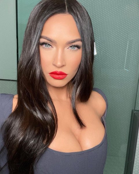 Aşk sarhoşu Megan Fox'un çok beğenilen fotoğrafları