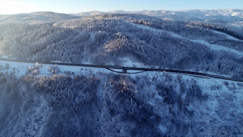 Bolu'da yağan kar görsel şölen oluşturdu