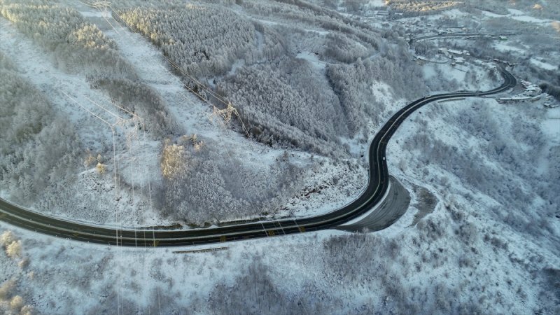 Bolu'da yağan kar görsel şölen oluşturdu