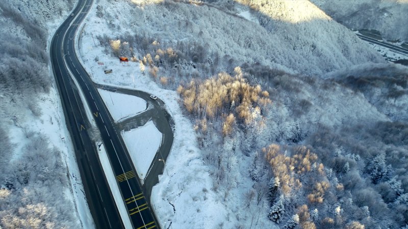 Bolu'da yağan kar görsel şölen oluşturdu
