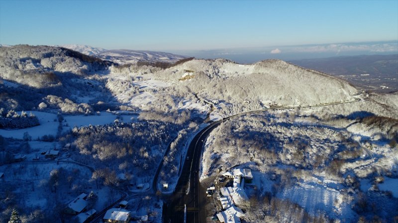 Bolu'da yağan kar görsel şölen oluşturdu