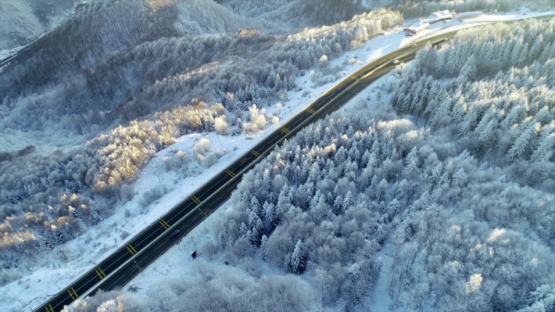 Bolu'da yağan kar görsel şölen oluşturdu