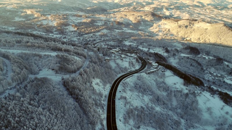 Bolu'da yağan kar görsel şölen oluşturdu