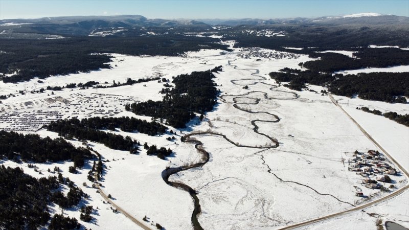 Bolu'da yağan kar görsel şölen oluşturdu