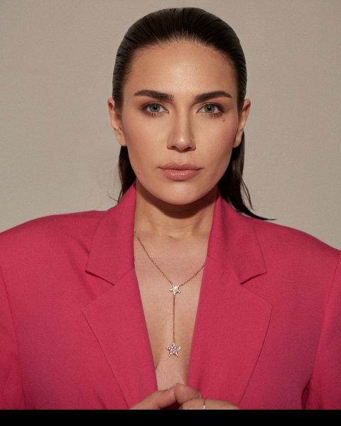 Özge Özpirinçci kızını paylaştı: Ünlülerin güncel paylaşımları
