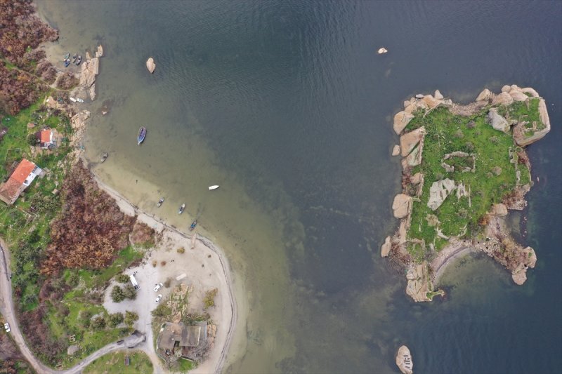 Yağışlar nedeniyle kendine gelen Bafa Gölü'nde bahar manzaraları