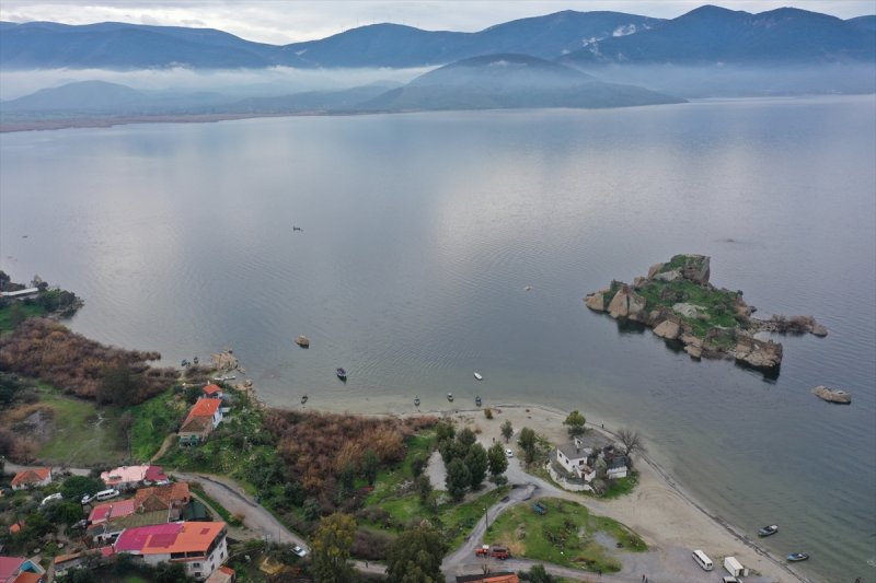 Yağışlar nedeniyle kendine gelen Bafa Gölü'nde bahar manzaraları