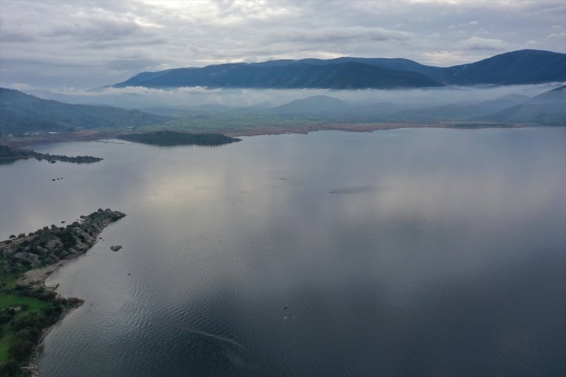 Yağışlar nedeniyle kendine gelen Bafa Gölü'nde bahar manzaraları