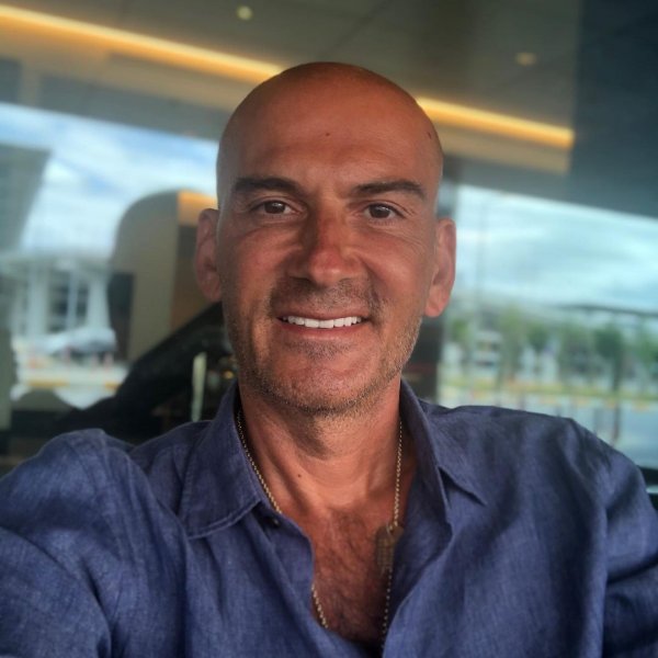 Koronavirüsten nasibini alan ünlüler