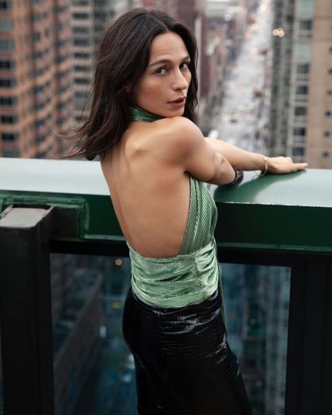 Koronavirüsten nasibini alan ünlüler