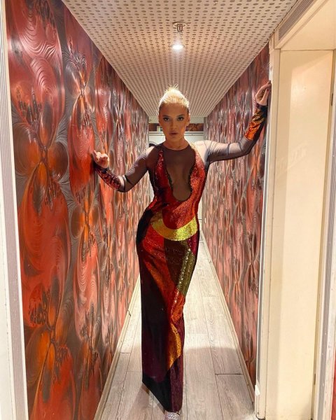 Koronavirüsten nasibini alan ünlüler