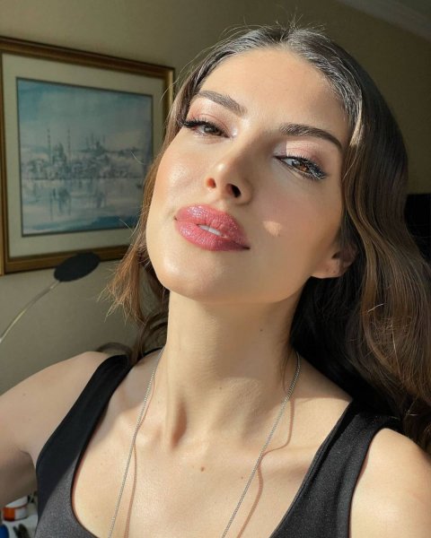 Koronavirüsten nasibini alan ünlüler