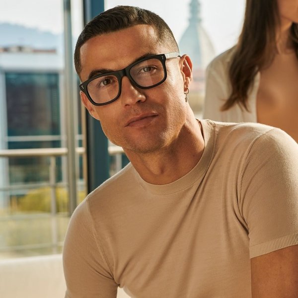 Koronavirüsten nasibini alan ünlüler