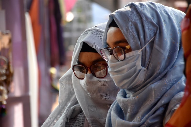 Dünya Başörtüsü Günü'nde Bangladeş'ten kareler