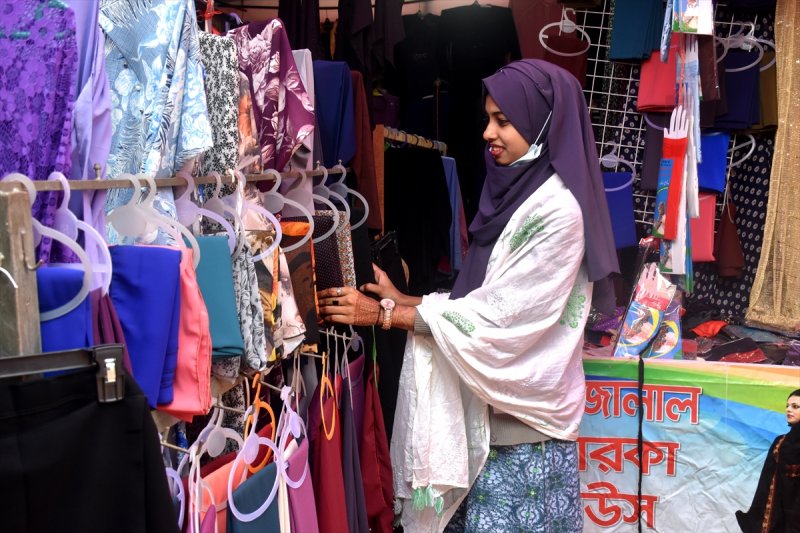 Dünya Başörtüsü Günü'nde Bangladeş'ten kareler